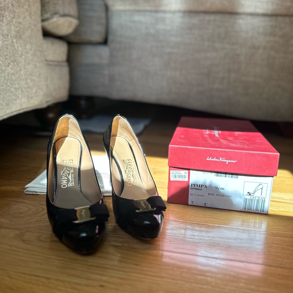 Salvatore Ferragamo Pimpa Worn Black Shiny Pumps